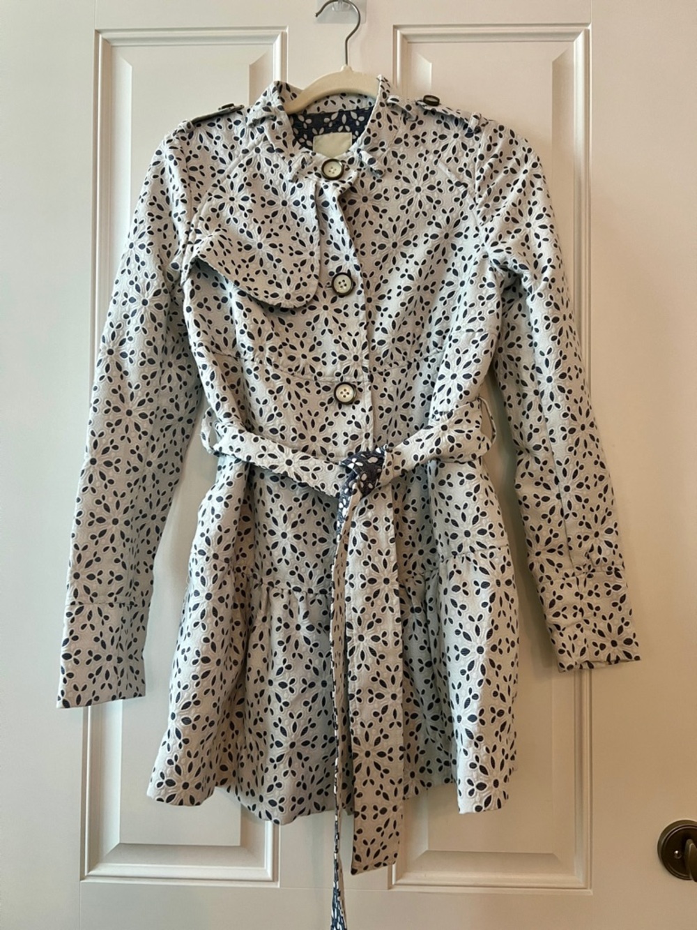 Elevenses White Floral Jean Jacket with Blue eyelet - Picture 5 of 16